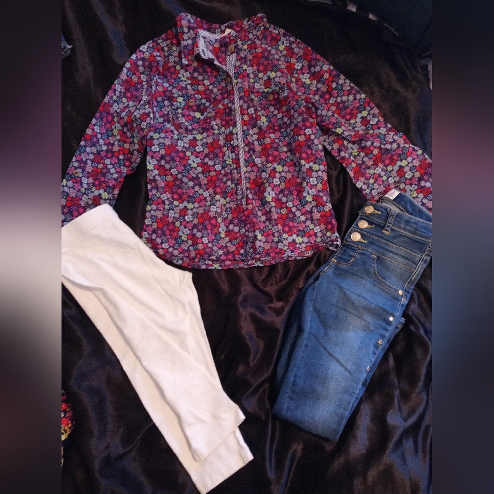 Old Navy multicolor button down long sleeve blouse size small in girls